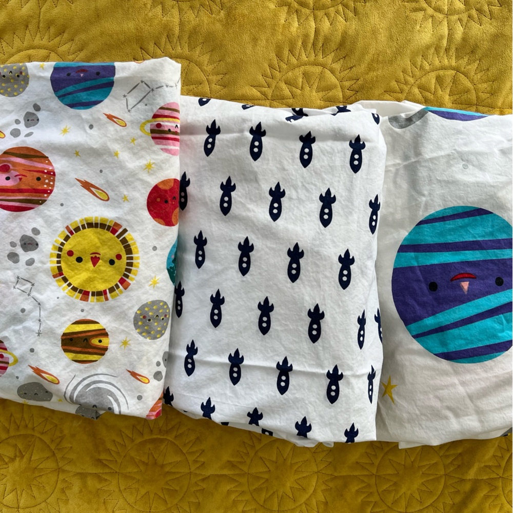 Crate&Barrel Kids | Space Themed Crib sheet Set of 3 | Solar System | Rocketship